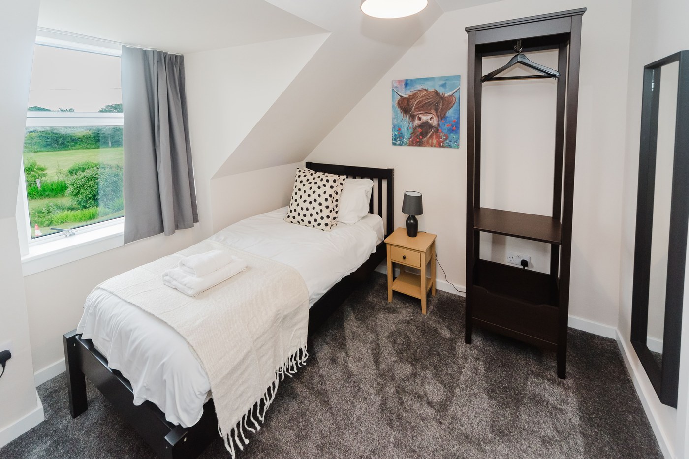 Single bedroom — Blairmore House